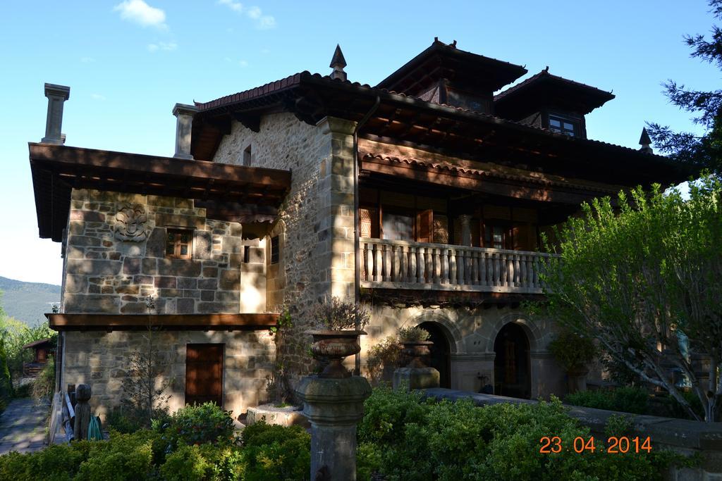 Palacio De Trasvilla Escobedo Eksteriør billede